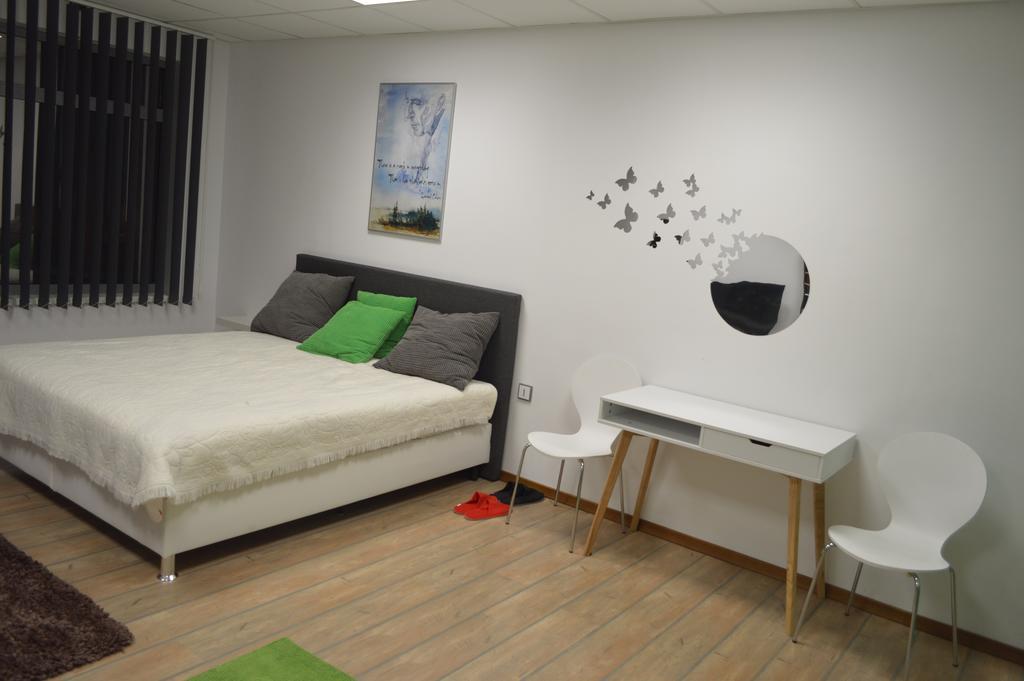 Vasarely Luxury Flat Appartement Satu Mare Buitenkant foto
